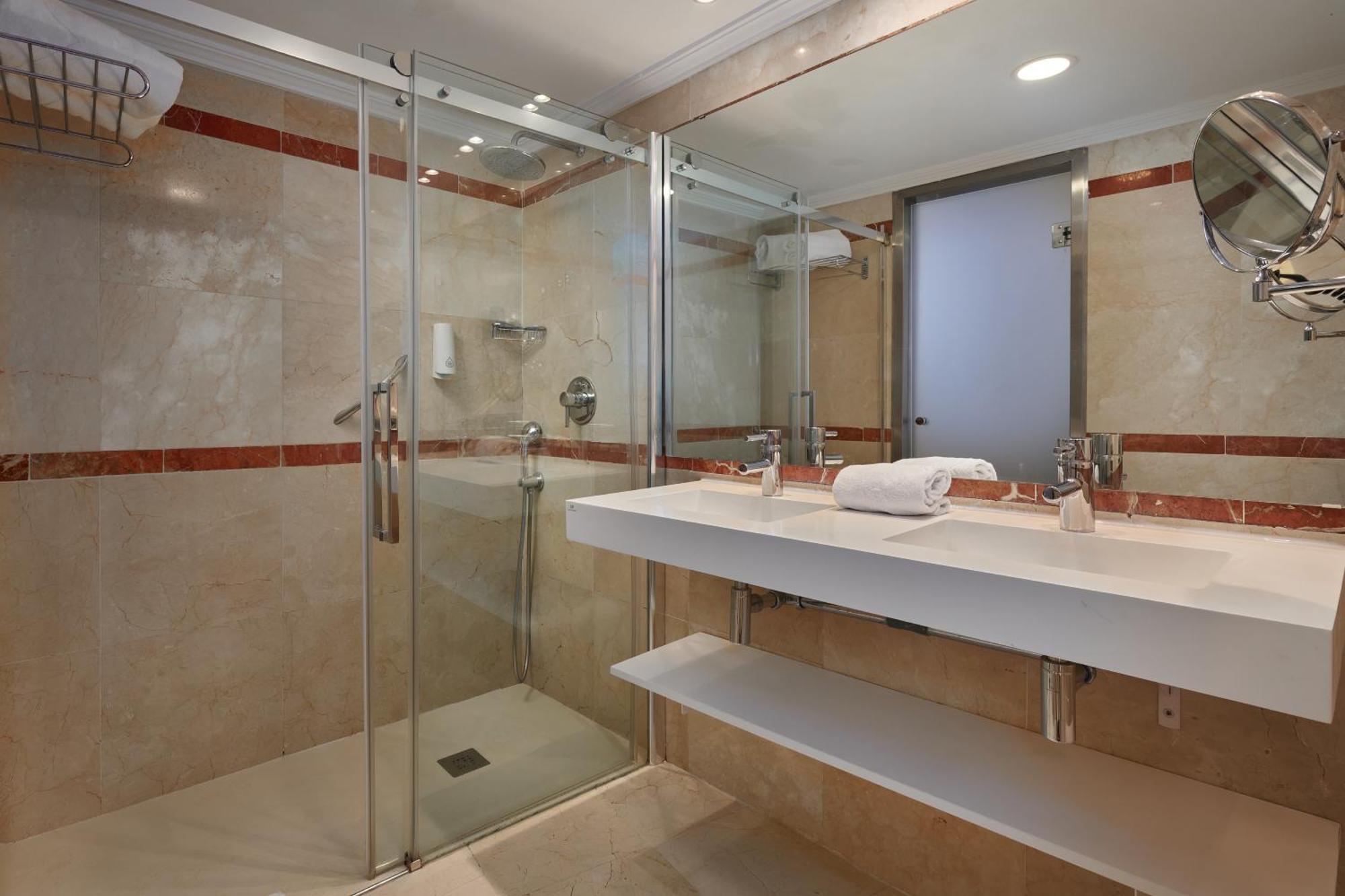 Grupotel Acapulco Playa - Adults Only Плая де Палма Екстериор снимка
